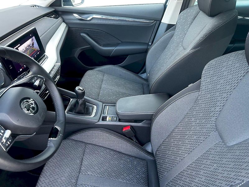 Škoda Octavia (2023) Combi 2.0 TDI 85kW MP6 Style - fotka 27 z 35