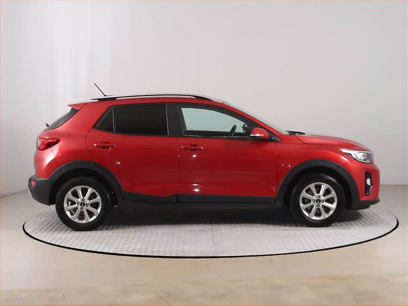 Kia Stonic (2019) 1.0 T-GDI, Serv.kniha - fotka 6 z 17