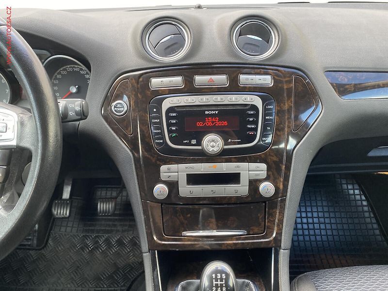 Ford Mondeo (2008) 2.0 i, ČR, Ghia, +kola - fotka 12 z 16
