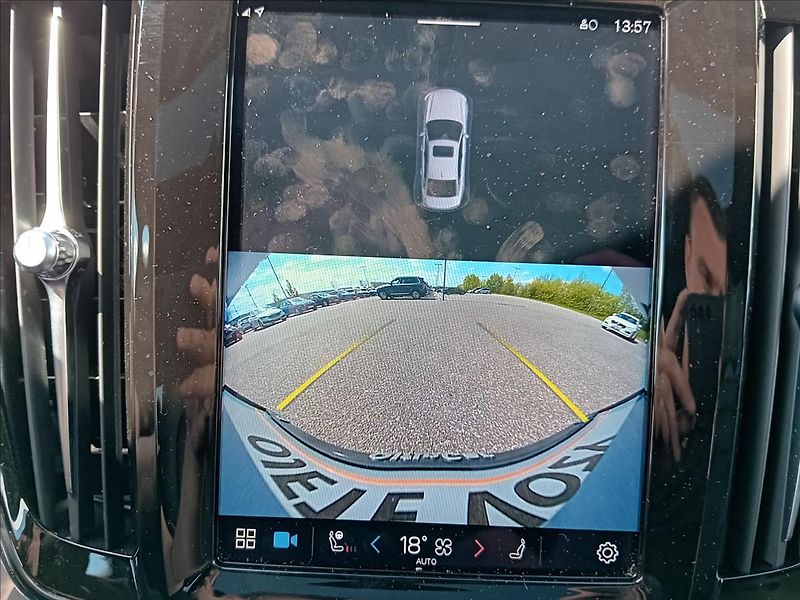 Volvo S90 2,0 B5 AWD ULTIMATE DARK  REZE - fotka 25 z 30