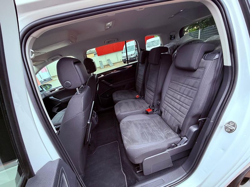 Volkswagen Touran 2.0 TDi Highline, ČR, 7 míst - fotka 11 z 27