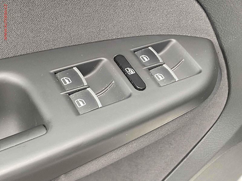 Volkswagen Touran (2013) 1.2 TSi, Life, bixen, navi, - fotka 11 z 20