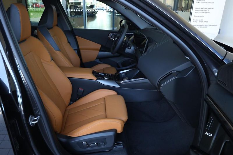 BMW X3 xDrive20d - fotka 14 z 17