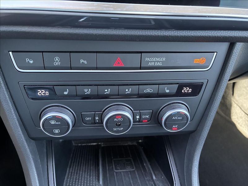 Seat Ateca 2,0 TDI 4X4 TAŽNÉ KAMERA - fotka 17 z 39