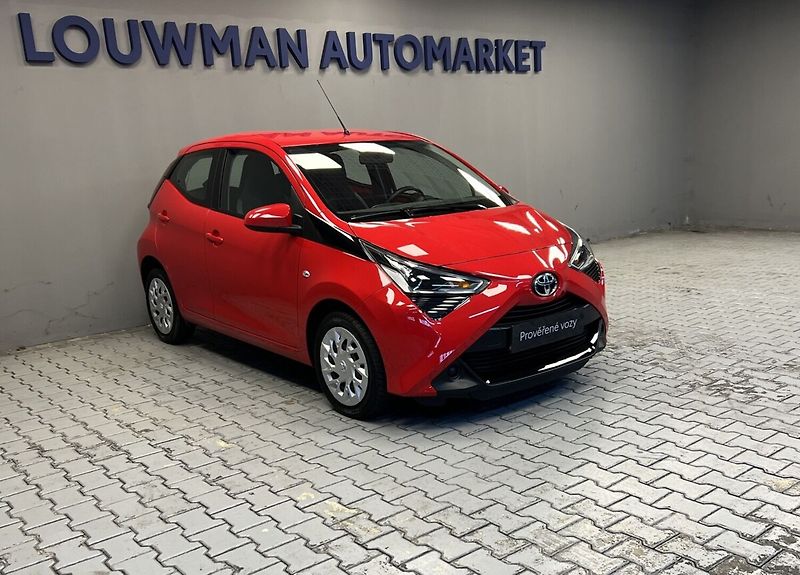 Toyota Aygo 1,0i AT X-play - fotka 12 z 15