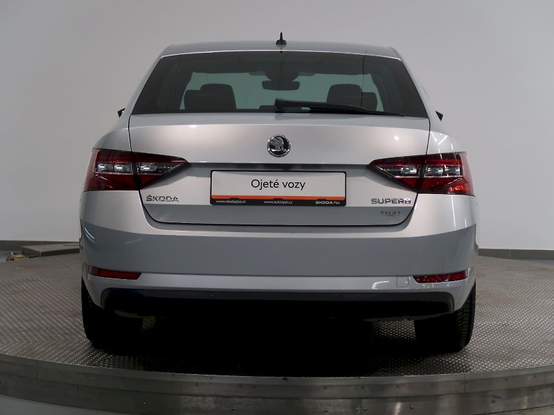 Škoda Superb (2019) STYLE 2.0TDI 140KW 4x4 DSG WEB - fotka 9 z 42
