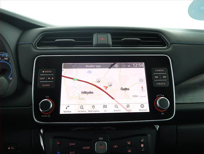 Nissan Leaf (2020) 62 kWh, SoH 87%, Automat - fotka 18 z 28