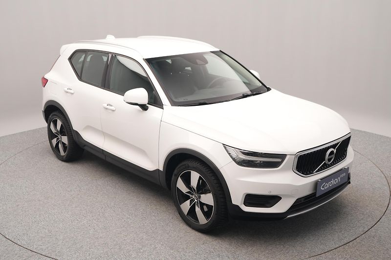 Volvo XC40 T4 AWD MOMENTUM CZ REZERVACE - fotka 12 z 34