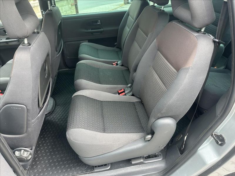 Seat Alhambra 1,9 TDI 7.MÍST BEZ KOROZE - fotka 13 z 21