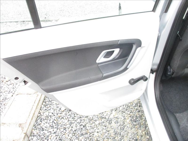 Škoda Fabia 1,2 i, digiklima, serviska, - fotka 15 z 39