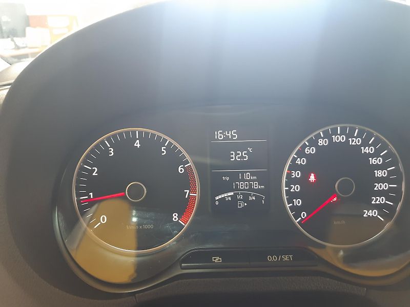 Volkswagen Polo 1.2 i DIGIKLIMA  - fotka 11 z 19