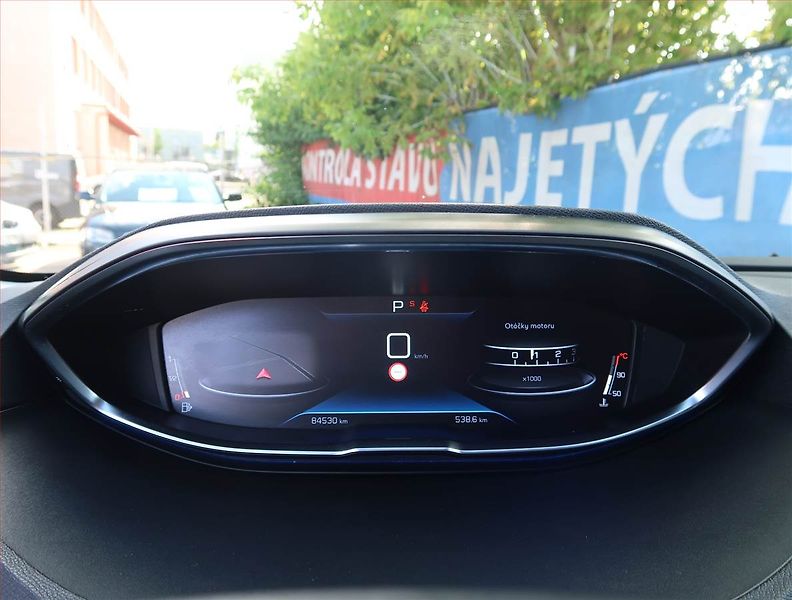 Peugeot 5008 (2020) PureTech 130, Automat, 7 míst - fotka 11 z 21