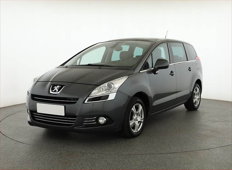 Peugeot 5008 (2009) 2.0 HDI, 7 míst, Navi, Xenony - fotka 2 z 20
