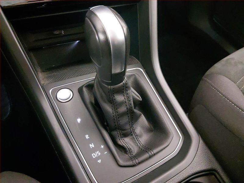 Volkswagen Touran (2020) 1.5 TSI - fotka 16 z 22