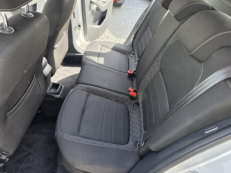 Škoda Fabia 1.2 TSI 81KW Park Senzor Led - fotka 7 z 12