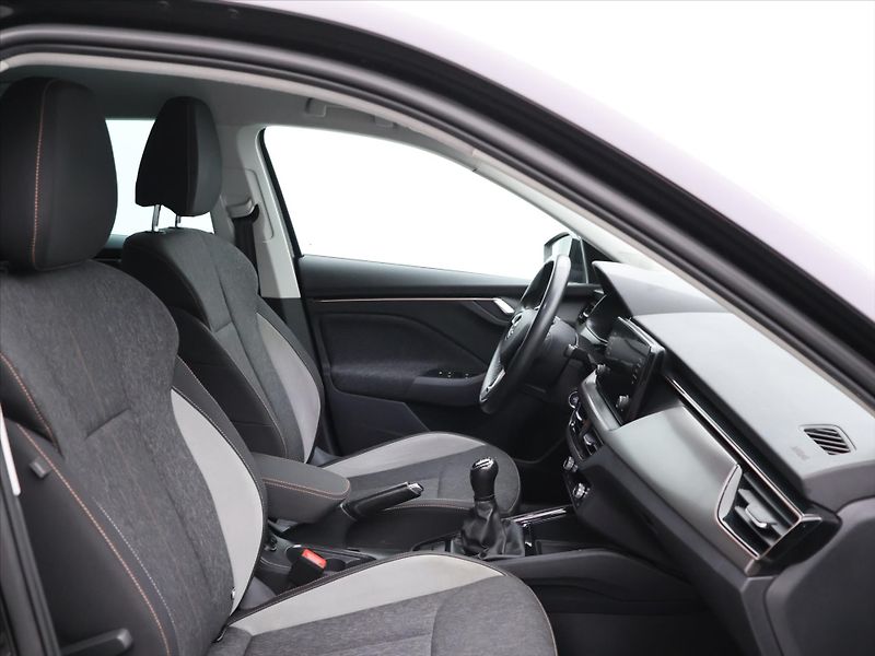Škoda Scala 1.6 TDI  CZ Style Matrix LED - fotka 12 z 28