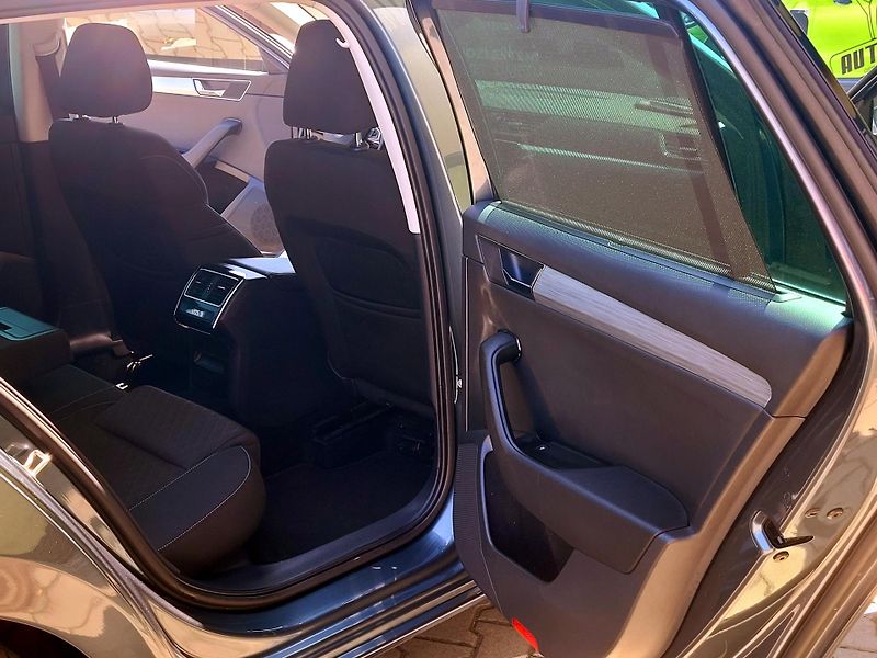 Škoda Superb TDi DSG 4x4 190k *CEBIA*       - fotka 23 z 49