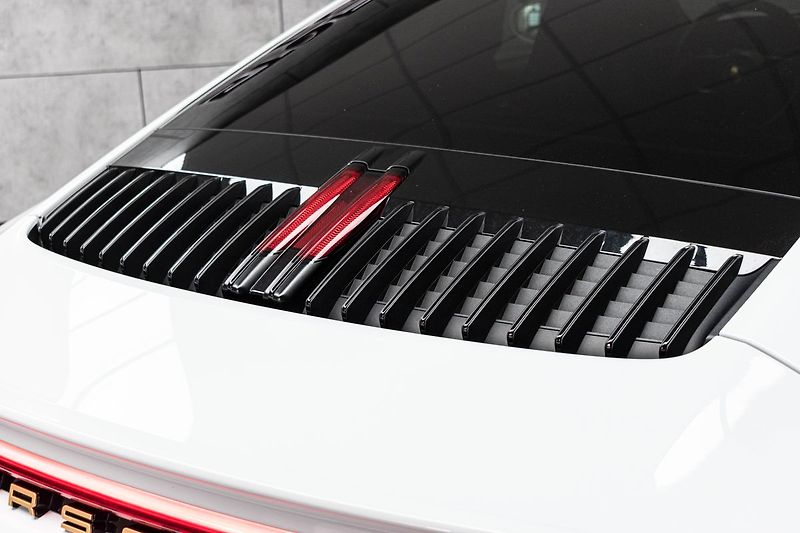 Porsche 911 CARRERA S - fotka 29 z 34