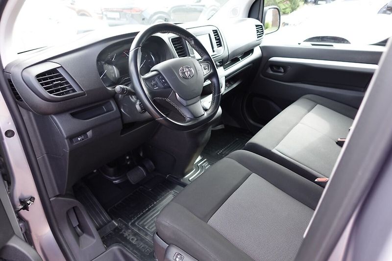 Toyota ProAce 2.0D-4D 180 8AT L2 CrewCab Mul - fotka 11 z 30