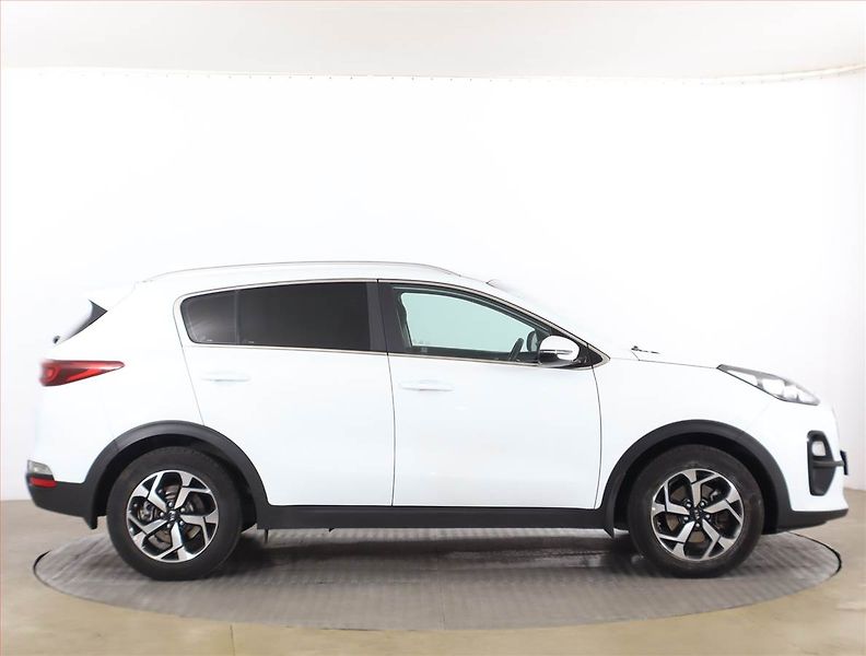 Kia Sportage (2018) 1.6 CRDi, 4X4, Tempomat - fotka 6 z 16
