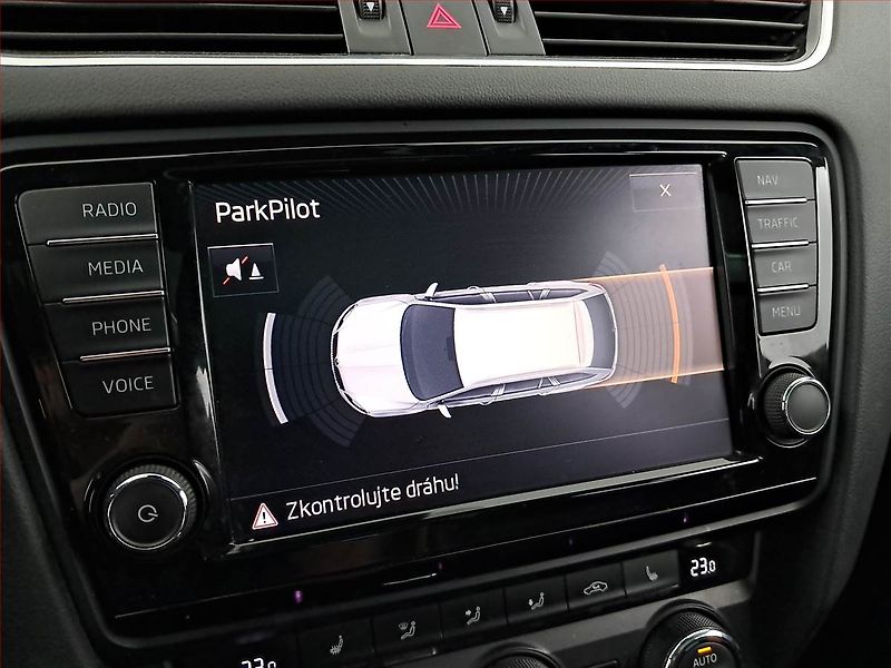 Škoda Octavia (2015) RS 2.0 TDI, Automat, Kůže - fotka 15 z 24