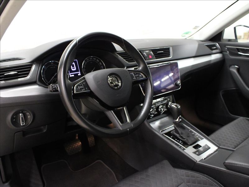 Škoda Superb 2,0 TDI DSG LED 1.majitel - fotka 10 z 37