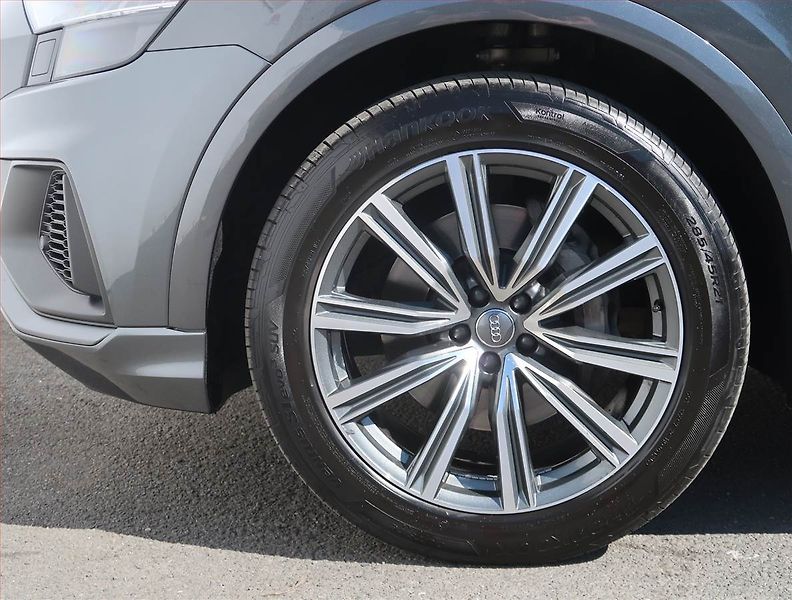 Audi Q8 (2019) 50 TDI - fotka 15 z 32
