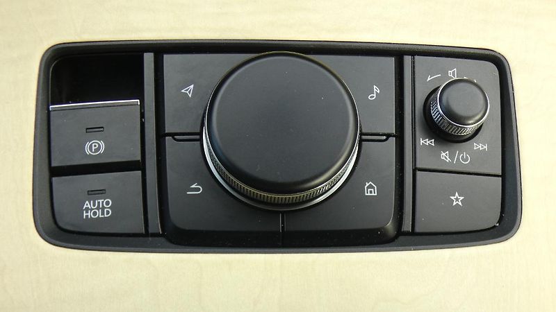 Mazda CX-60 2.5 e-Skyactiv PHEV Takumi - fotka 18 z 28