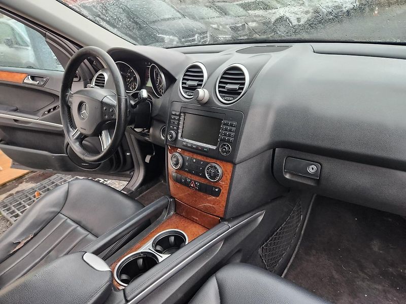 Mercedes-Benz Třídy M 320CDi 4-Matic Harman&Kardon  - fotka 13 z 17