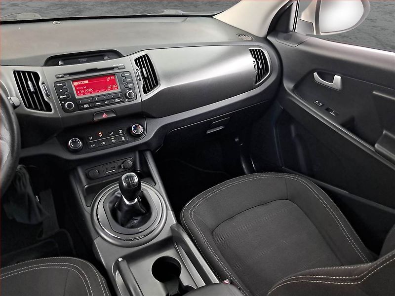 Kia Sportage (2012) 1.6 GDI, Park. senzory - fotka 8 z 17