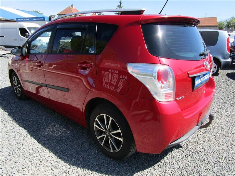 Toyota Verso 1.6 D-4D, aut. Klima, 1. maj. - fotka 6 z 41