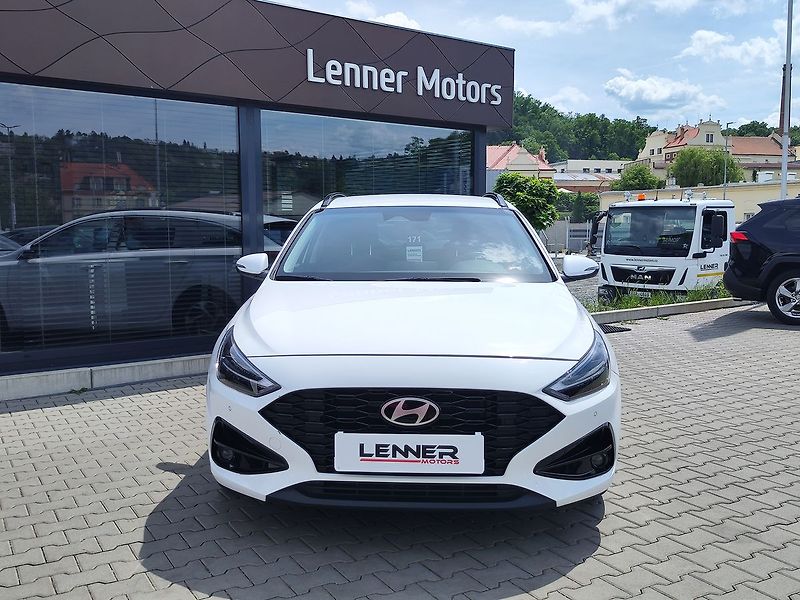 Hyundai i30 1.5 T-GDi/103kW Style DCT - fotka 2 z 32