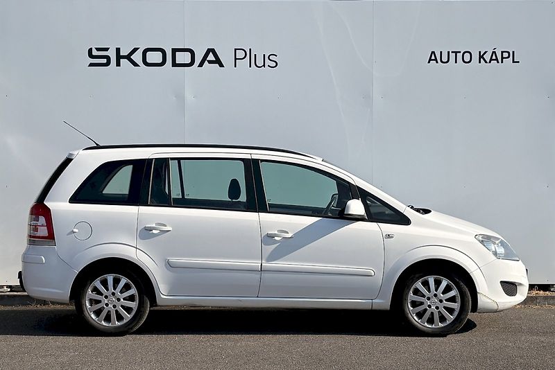 Opel Zafira (2014) 1.8 88 kW Classic - Tažné 7mís - fotka 6 z 23
