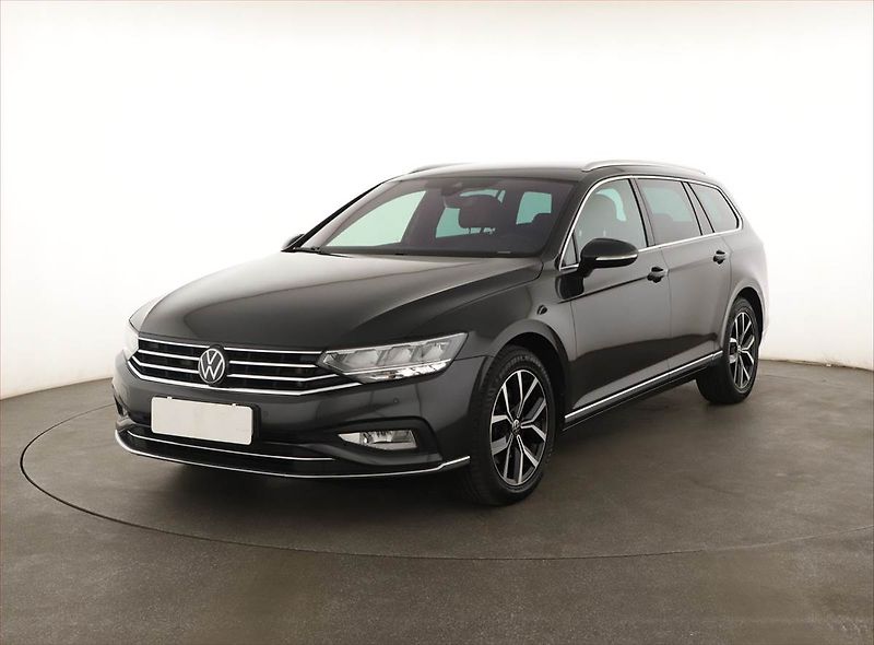 Volkswagen Passat (2021) 2.0 TDI, Automat, Kůže, Navi - fotka 2 z 20