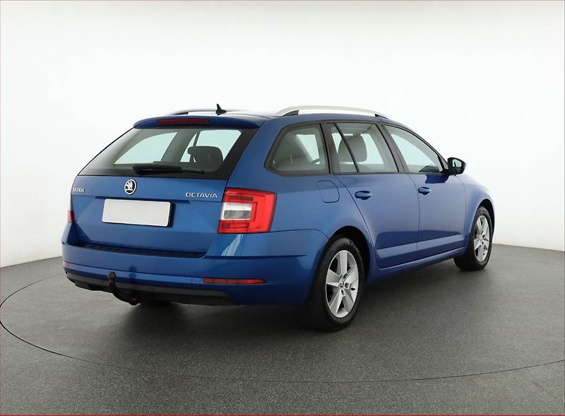 Škoda Octavia (2019) Style Plus 1.5 TSI, Navi - fotka 5 z 21
