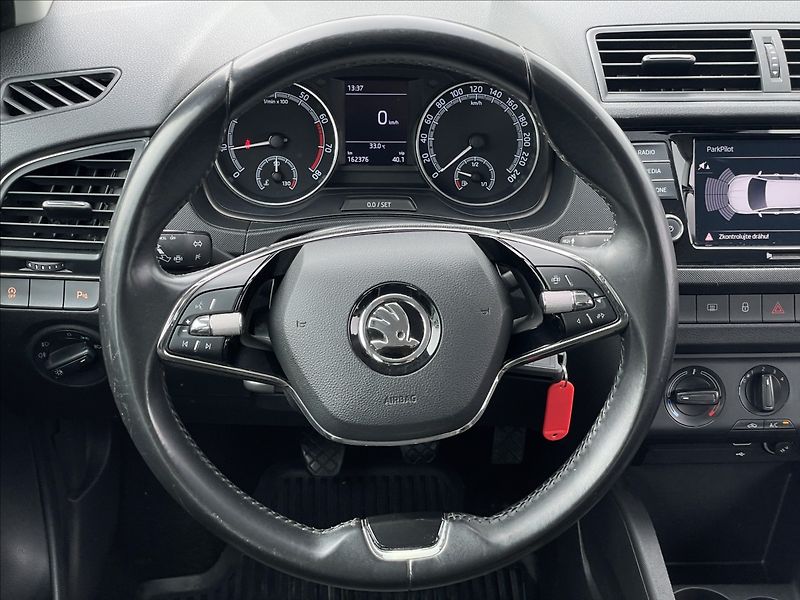 Škoda Fabia 1,0 TSI Ambition Plus PDC+AC - fotka 8 z 23