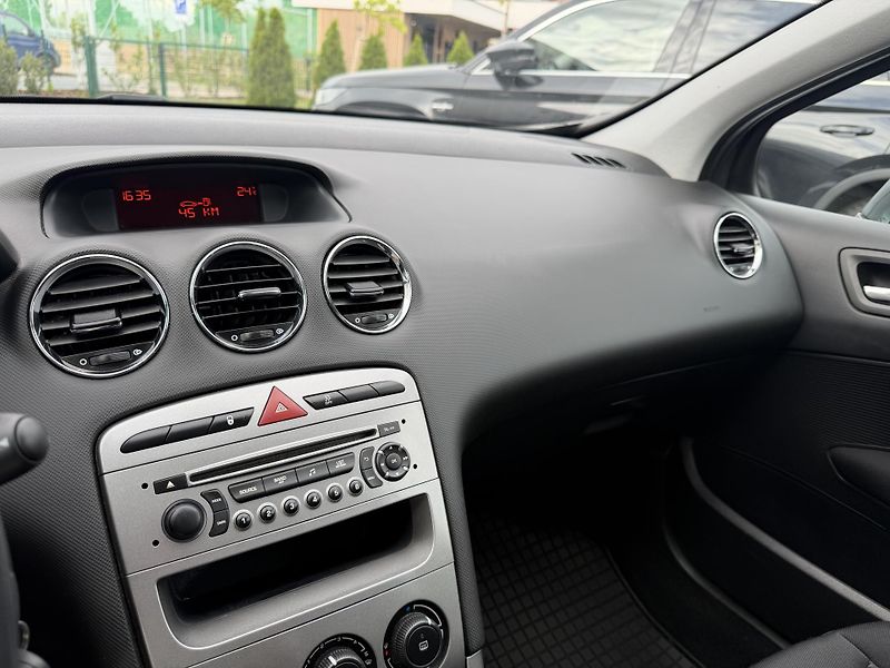 Peugeot 308 (2013) 1.4 VTi 72 kW  - fotka 14 z 15