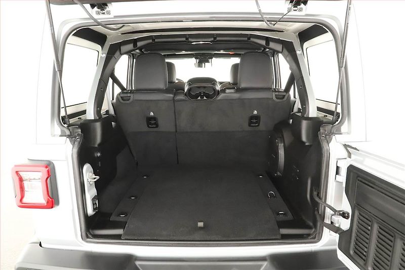 Jeep Wrangler (2024) 2.0 eTorque - fotka 11 z 19