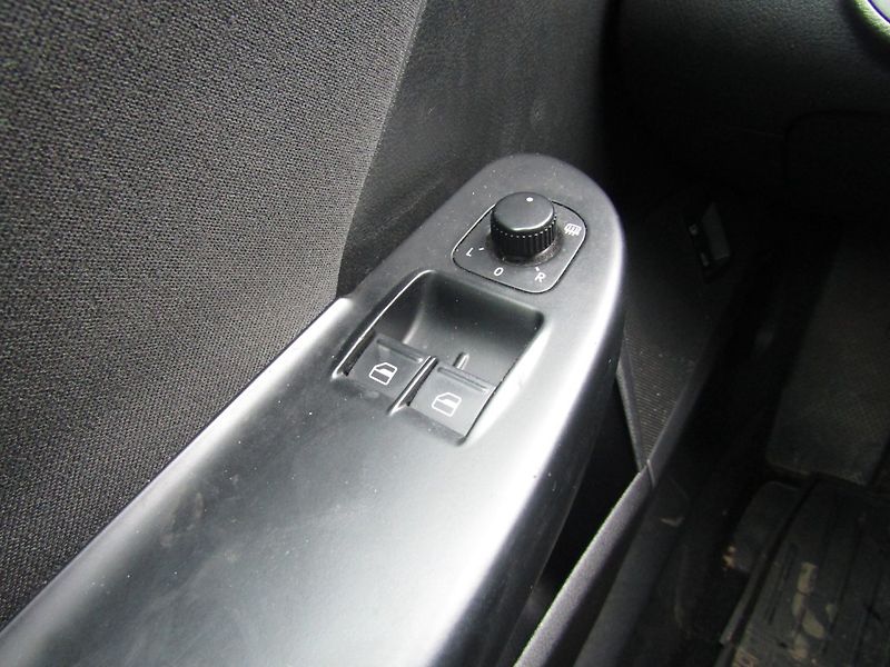 Volkswagen Passat (2008) 1.4 TSI 90kW - fotka 28 z 42