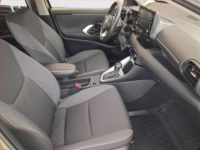 Toyota Yaris (2023) 1.5 VVT-i Hybrid - fotka 9 z 22