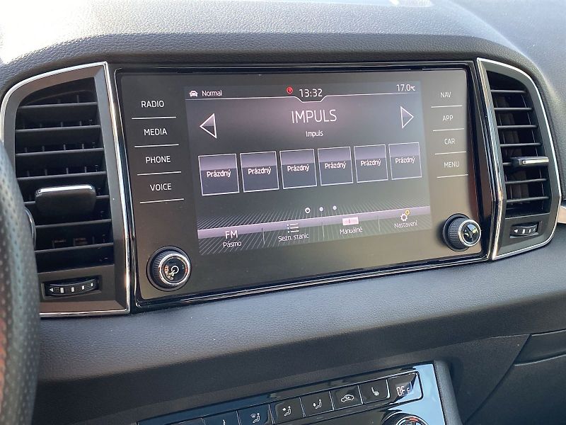 Škoda Karoq (2018) 1.5 TSI DSG Style + - fotka 23 z 36