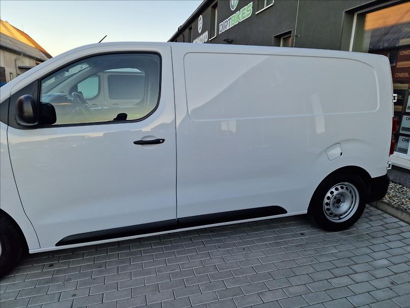 Opel Vivaro 1.5CDTI 88kW, původ ČR,1.Maj. - fotka 42 z 47