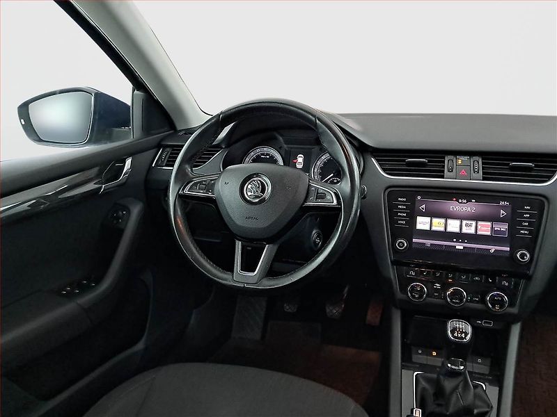 Škoda Octavia (2017) Style 2.0 TDI 4x4, 4X4, Navi - fotka 7 z 22