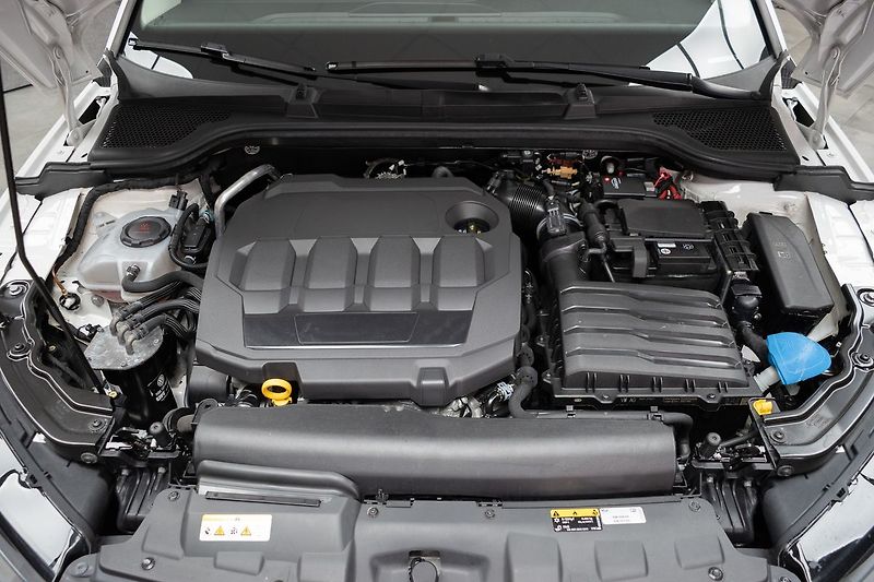 Škoda Scala 1.6 TDI SmartLink+*DPH*ČR 1.M* - fotka 32 z 39
