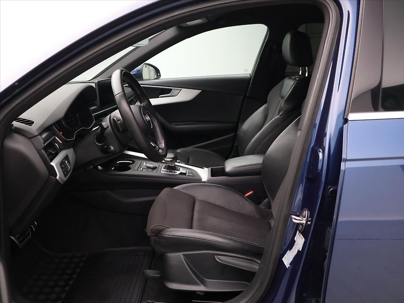 Audi A4 2,0 140KW S-Line Quattro CZ LE - fotka 11 z 27