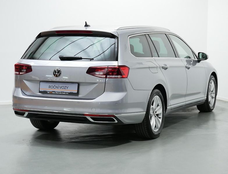 Volkswagen Passat - fotka 2 z 25