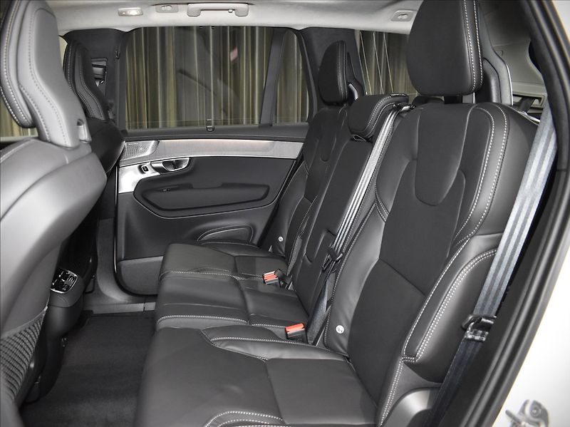 Volvo XC90 (2026) 2,0 B5  Ultra Bright - fotka 19 z 46