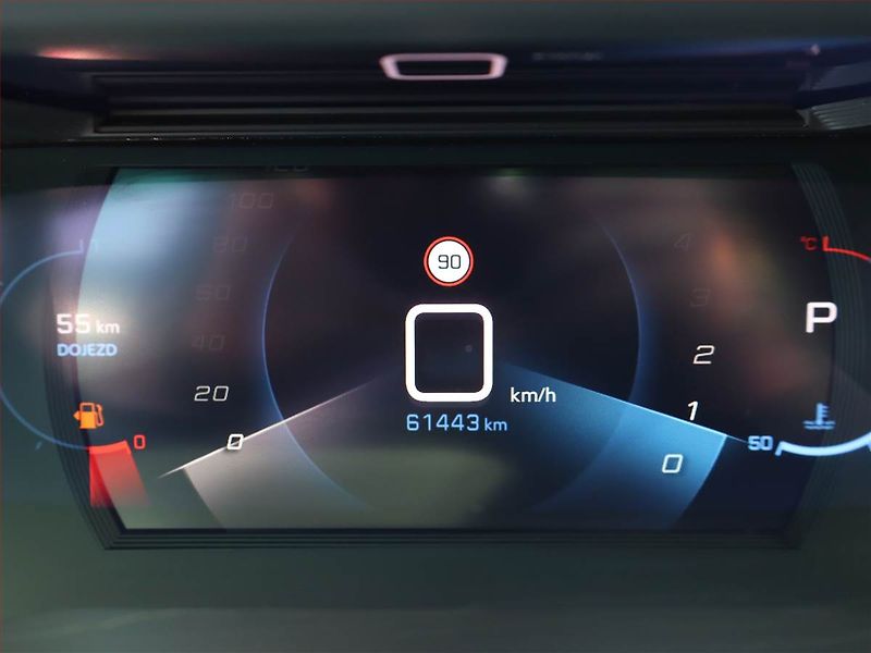 Peugeot 2008 (2021) GT 1.5 BlueHDi, Automat - fotka 11 z 24