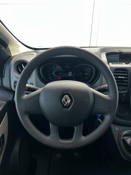 Renault Trafic 1.6dCi 92kW Passenger TZ 9Míst - fotka 8 z 18