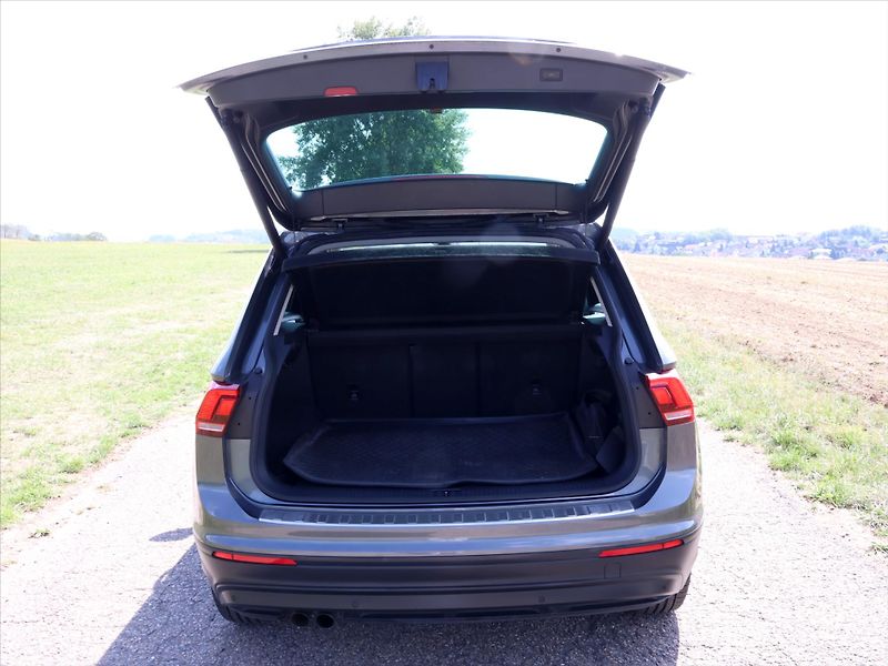 Volkswagen Tiguan 1,4 TSI 110kW DSG LED 1.Maj. - fotka 9 z 27
